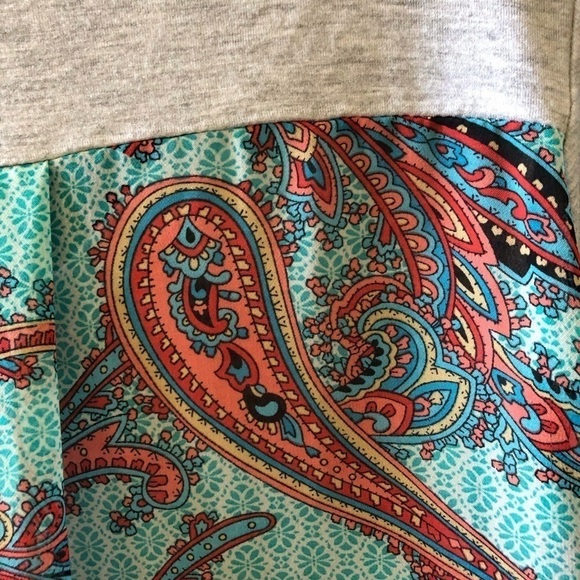 Feel the Spirit tab sleeve mix fabric oversize short sleeve tee in size M - Picture 4 of 6